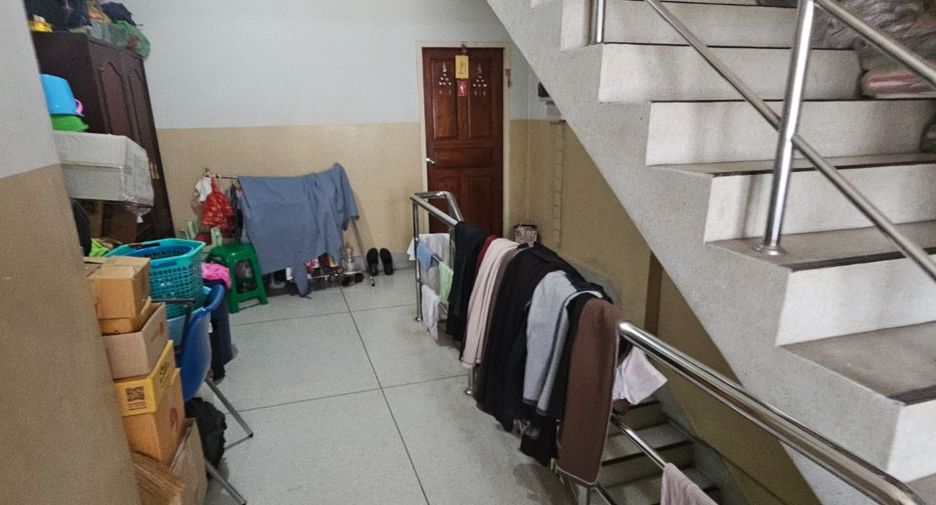 For sale 5 bedrooms retail Space in Thon Buri, Bangkok
