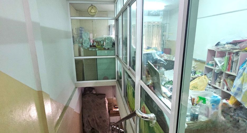 For sale 5 bedrooms retail Space in Thon Buri, Bangkok