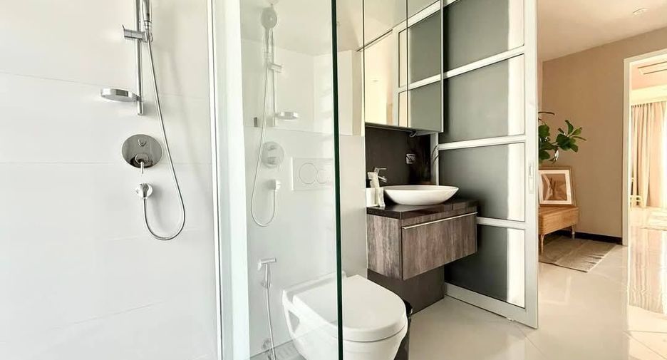 For sale 3 bedrooms condo in Sattahip, Chonburi