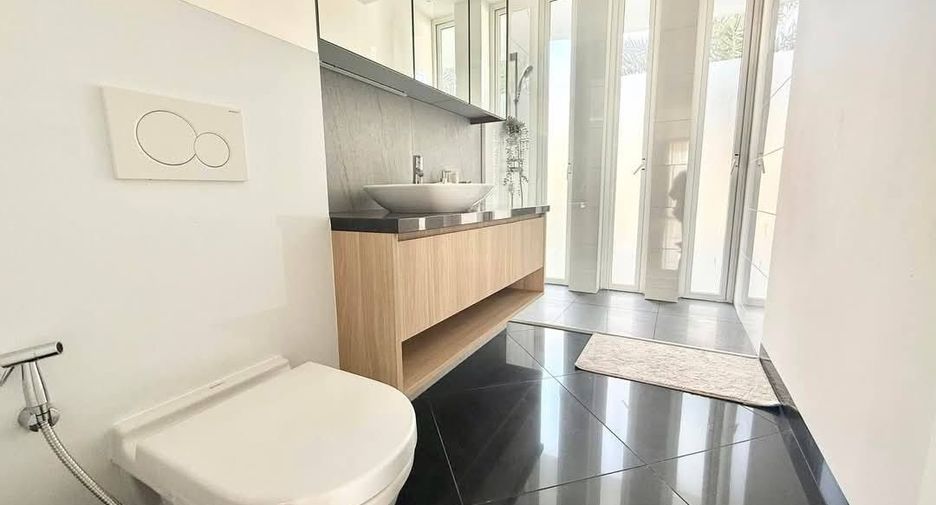 For sale 3 bedrooms condo in Sattahip, Chonburi
