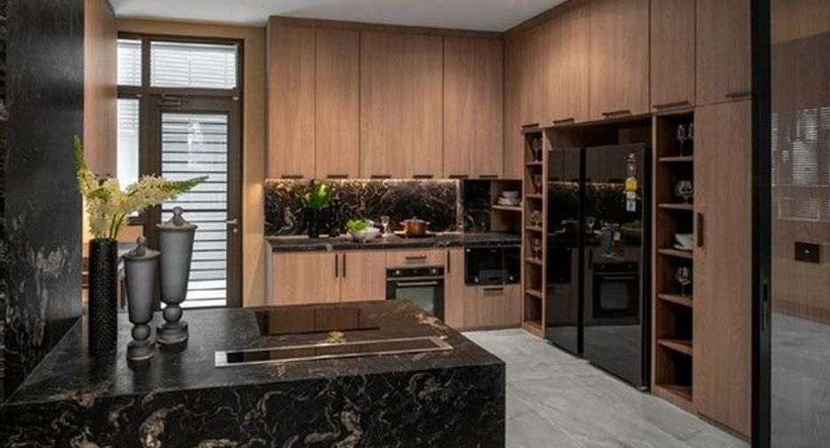 For sale 4 ベッドルーム house in Bang Kapi, Bangkok