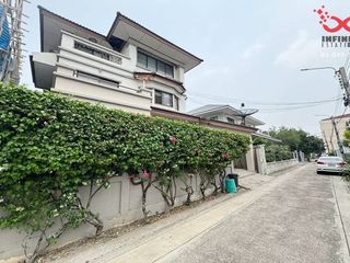 For sale 4 Beds house in Chatuchak, Bangkok