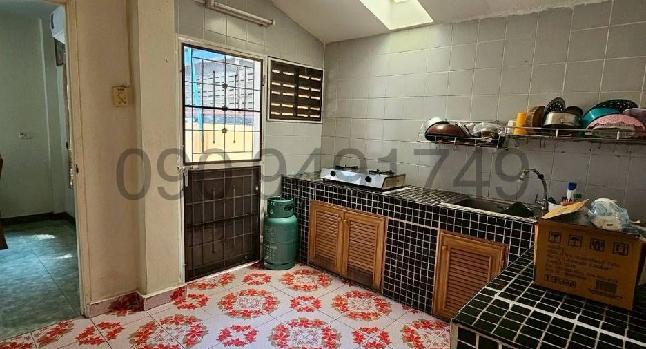 Reihenhaus zur Miete mit 3 Zimmer in Lam Luk Ka, Pathum Thani