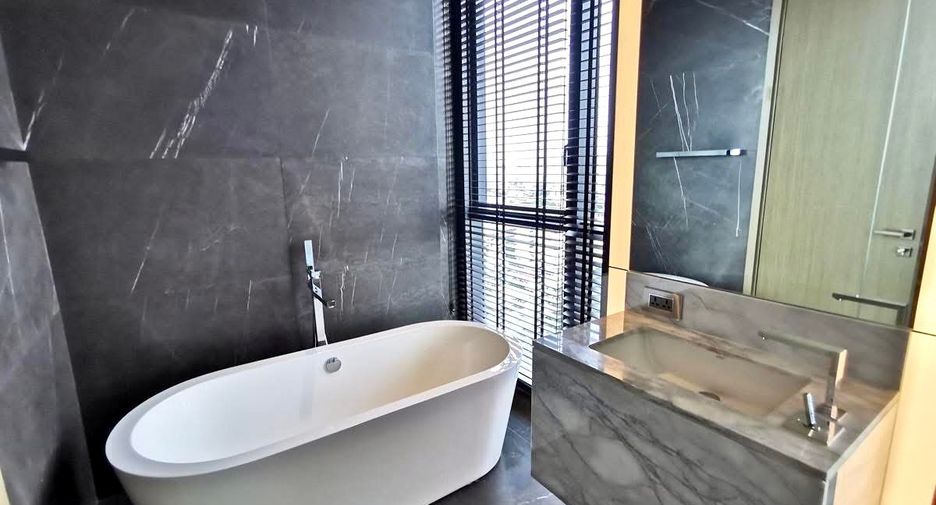 Condo en alquiler y en venta de 2 habitaciones en Watthana, Bangkok