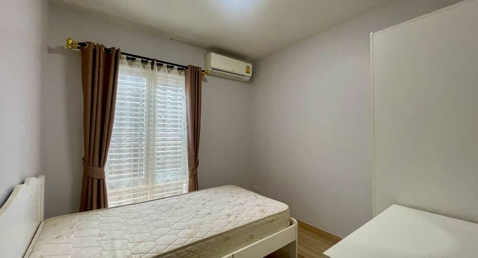 For rent 3 bedrooms townhouse in Mueang Chiang Mai, Chiang Mai