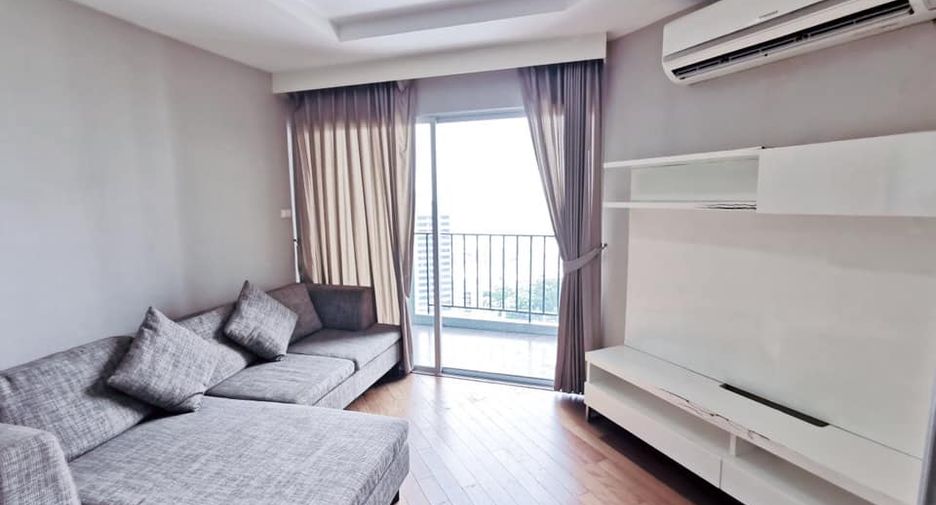 For rent 3 bed condo in Huai Khwang, Bangkok