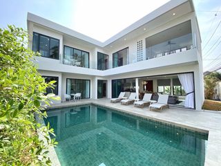 For rent 4 bedrooms villa in Mueang Phuket, Phuket
