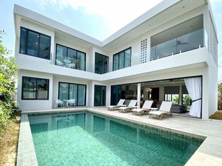 For rent 4 bedrooms villa in Mueang Phuket, Phuket