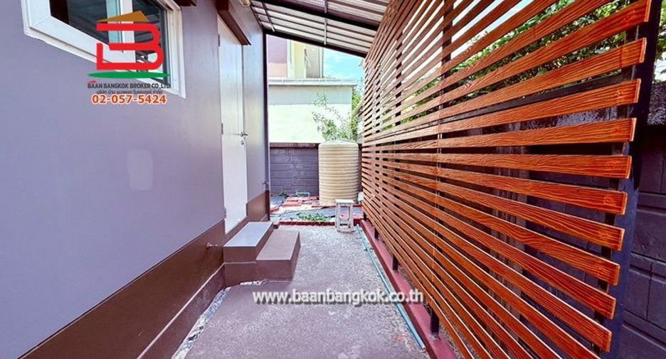 出售 3 卧室 独立屋 在 Mueang Pathum Thani, Pathum Thani
