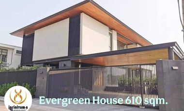 For rent 4 bedrooms house in Bang Na, Bangkok