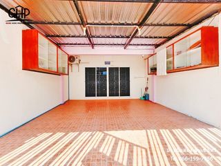 For sale 2 Beds townhouse in Mueang Nakhon Sawan, Nakhon Sawan