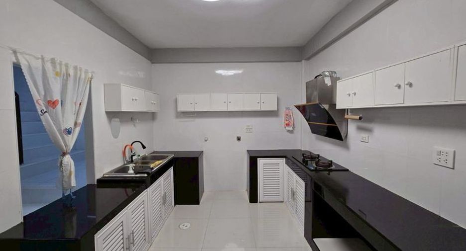 Local comercial en venta de 7 habitaciones en Mueang Chon Buri, Chonburi