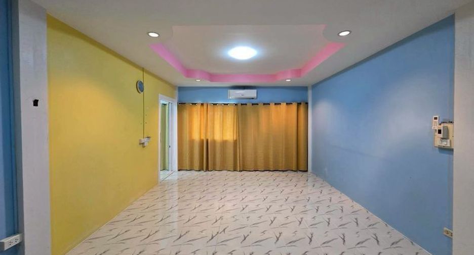 Local comercial en venta de 7 habitaciones en Mueang Chon Buri, Chonburi