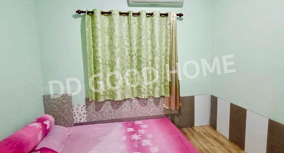 For sale 2 bedrooms townhouse in Si Maha Phot, Prachin Buri