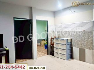 For sale 2 bed townhouse in Si Maha Phot, Prachin Buri