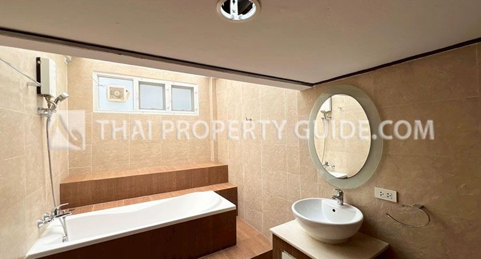 Haus zur Miete mit 3 Zimmer in Suan Luang, Bangkok