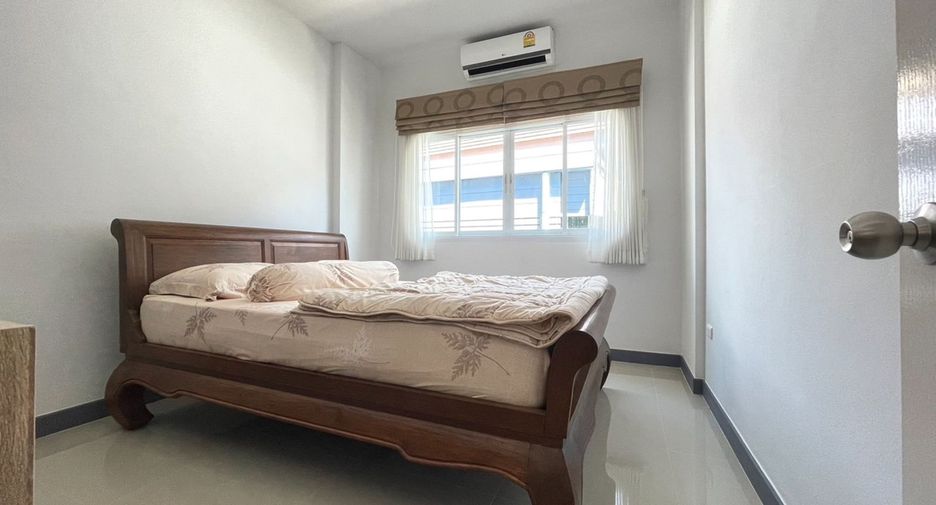 For sale 3 bedrooms house in Mueang Surat Thani, Surat Thani