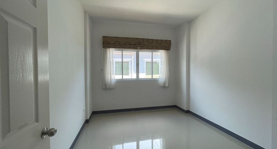For sale 3 bedrooms house in Mueang Surat Thani, Surat Thani