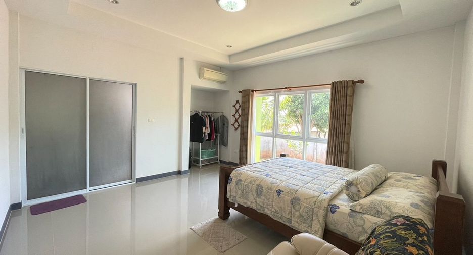 For sale 3 bedrooms house in Mueang Surat Thani, Surat Thani