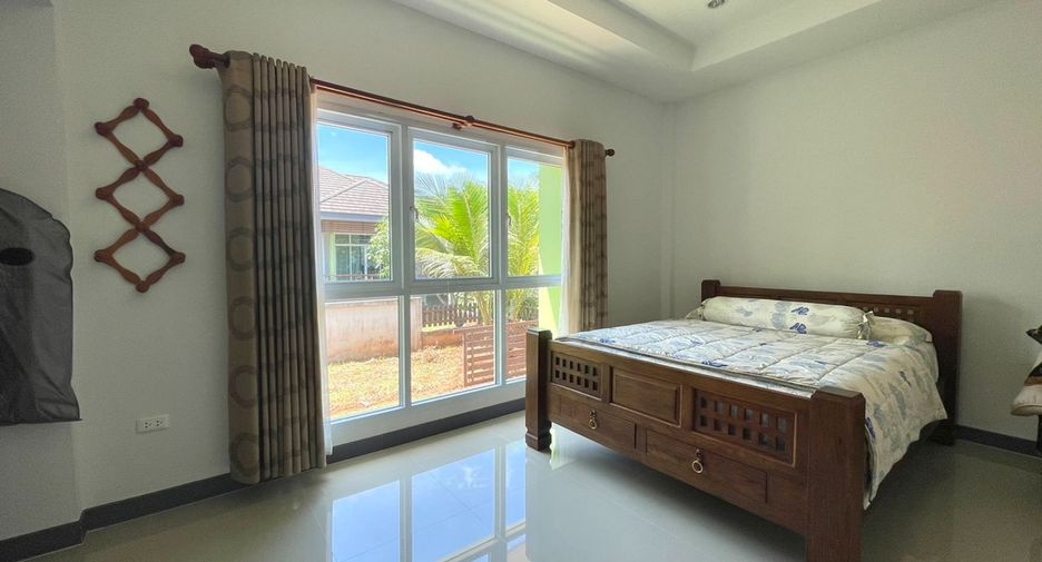 For sale 3 bedrooms house in Mueang Surat Thani, Surat Thani