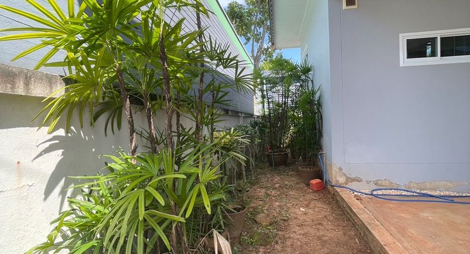 For sale 3 bedrooms house in Mueang Surat Thani, Surat Thani
