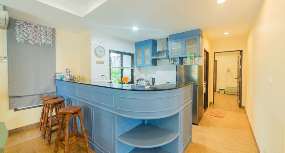 Villa en alquiler y en venta de 4 habitaciones en Mueang Phuket, Phuket
