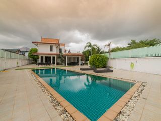 For rent and for sale 4 bedrooms villa in Mueang Phuket, Phuket