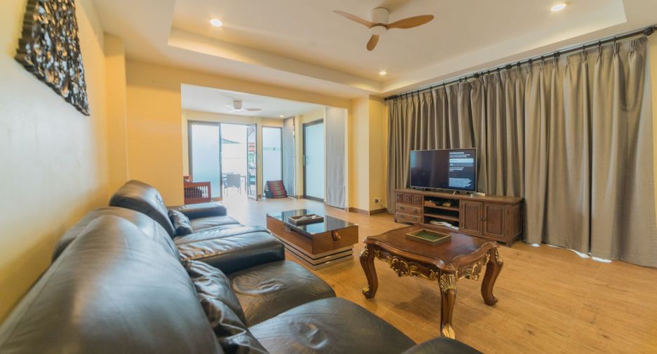 Villa en alquiler y en venta de 4 habitaciones en Mueang Phuket, Phuket