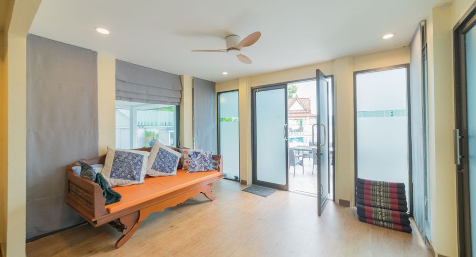 Villa en alquiler y en venta de 4 habitaciones en Mueang Phuket, Phuket