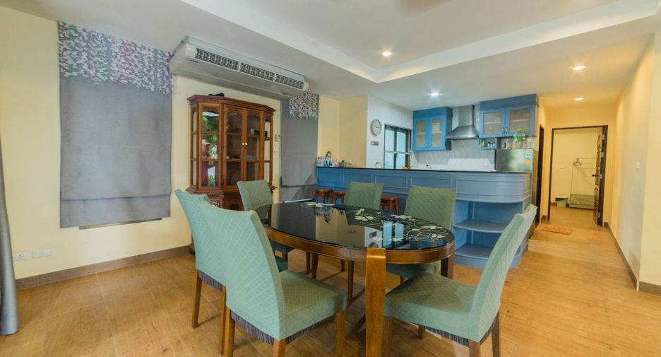 Villa en alquiler y en venta de 4 habitaciones en Mueang Phuket, Phuket
