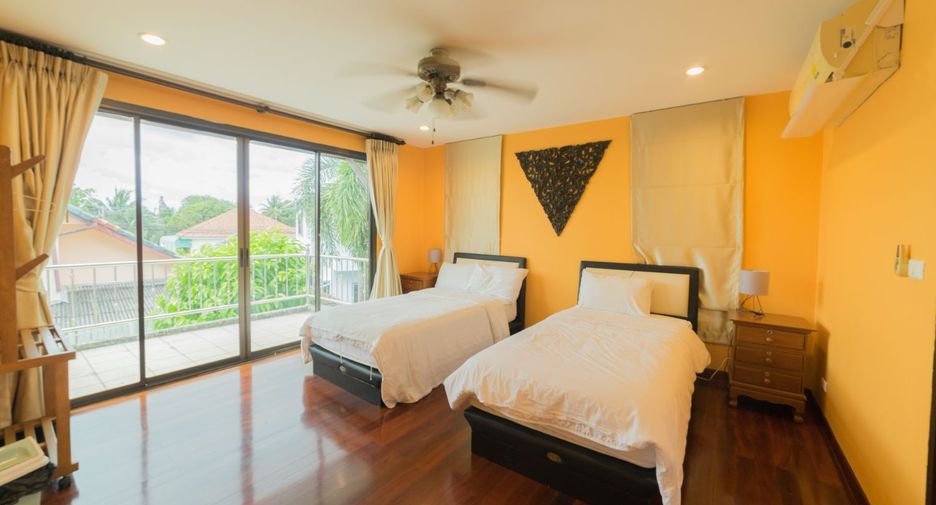 Villa en alquiler y en venta de 4 habitaciones en Mueang Phuket, Phuket