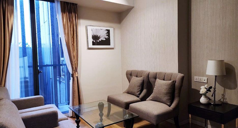 For rent 4 bedrooms condo in Sathon, Bangkok
