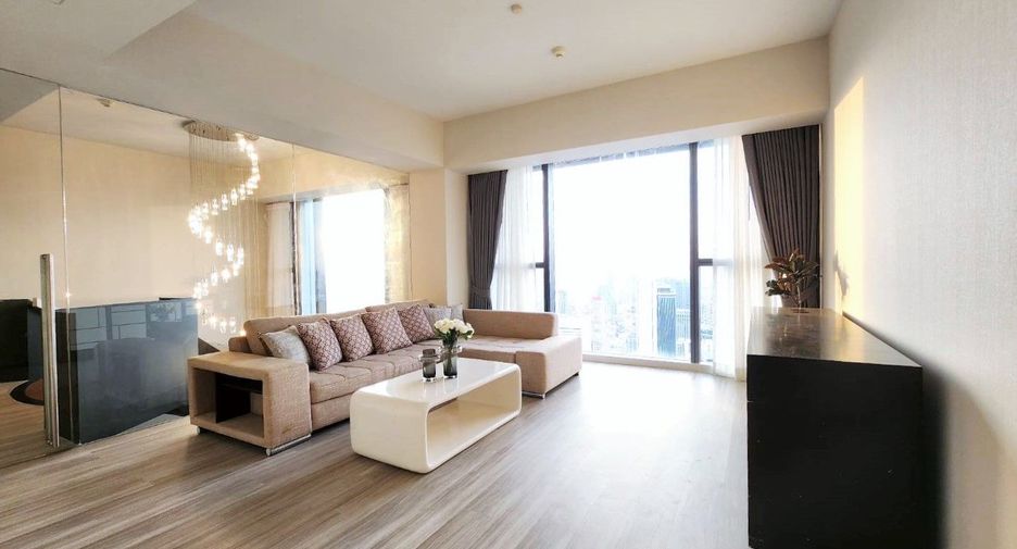 For rent 4 bedrooms condo in Sathon, Bangkok