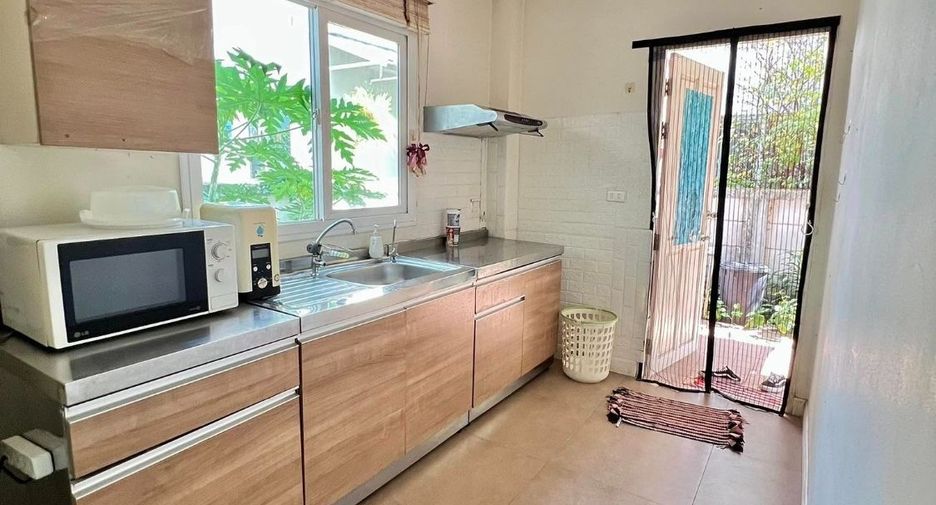 For rent 3 bedrooms house in Mueang Chiang Mai, Chiang Mai