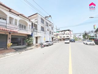For sale 2 bed townhouse in Mueang Surat Thani, Surat Thani