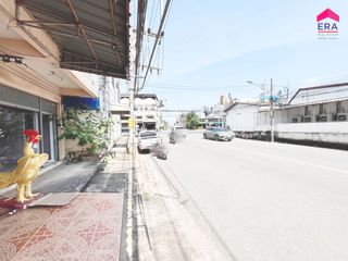 For sale 2 bed townhouse in Mueang Surat Thani, Surat Thani