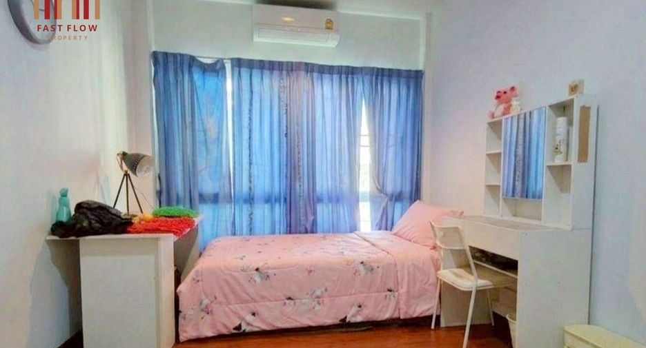 For sale 3 bedrooms townhouse in Lat Phrao, Bangkok