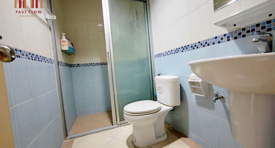 For sale 3 bedrooms townhouse in Lat Phrao, Bangkok
