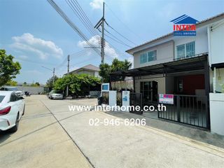 For sale 3 bed townhouse in Mueang Pathum Thani, Pathum Thani