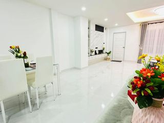 For sale 3 bed townhouse in East Pattaya, Pattaya