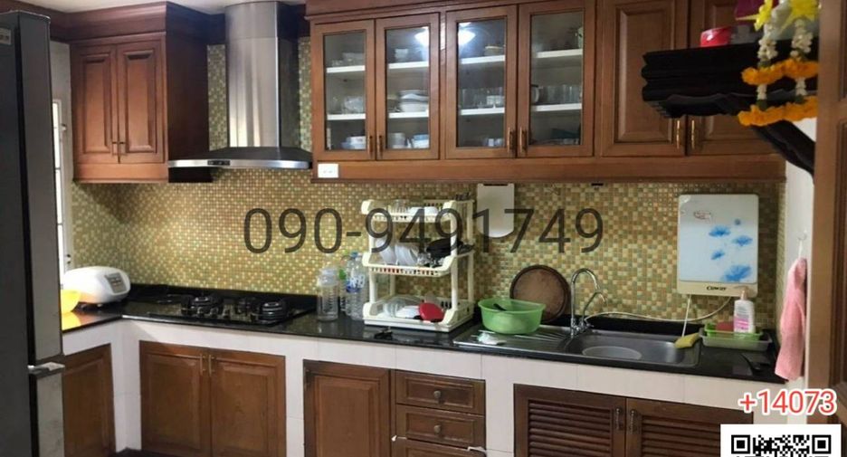 Аренда 4 спальни дом в Банг Кхае, Бангкок
