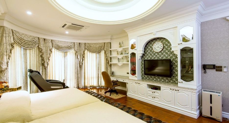For sale 5 bedrooms house in Din Daeng, Bangkok
