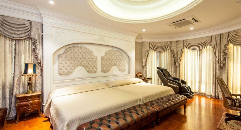 For sale 5 bedrooms house in Din Daeng, Bangkok