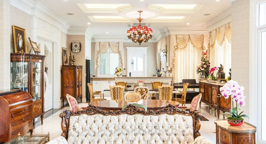 For sale 5 bedrooms house in Din Daeng, Bangkok