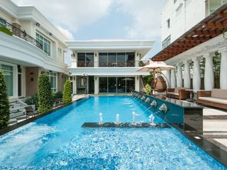 For sale 5 Beds house in Din Daeng, Bangkok