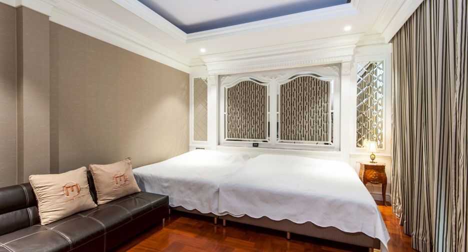 For sale 5 bedrooms house in Din Daeng, Bangkok