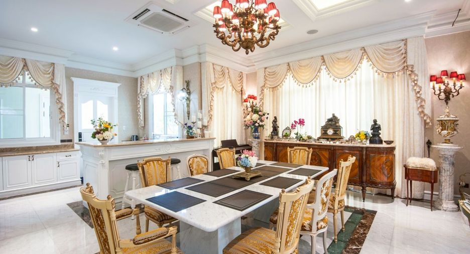 For sale 5 bedrooms house in Din Daeng, Bangkok