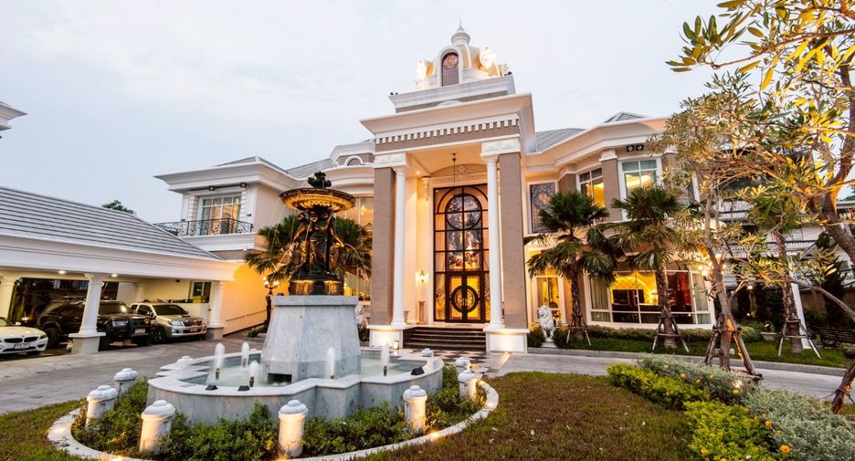 For sale 5 bedrooms house in Din Daeng, Bangkok