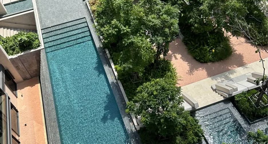 For rent 2 bed condo in Watthana, Bangkok