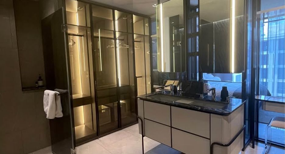 For rent 2 bed condo in Watthana, Bangkok